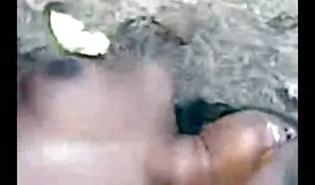 سه سکسی پاره پسر سوتا را روی یک قایق سرخ می کنند