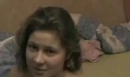 تشویق کننده دانلود فیلم سکسی پاره کردن پرده بکارت جوان پس از اجرا در رختکن گیر می کند