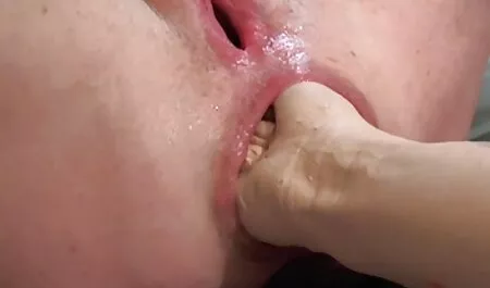 شوهر کلیپ سکسی زدن پرده بکارت مجرد