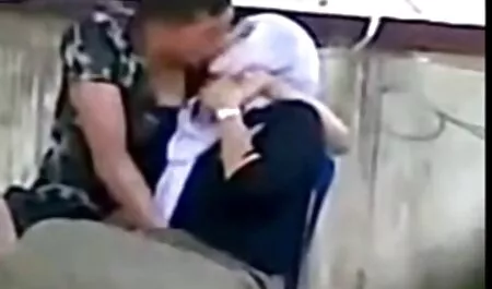 الکس گری برای تناسب اندام دانلود فیلم سکسی پرده بکارت به داخل خانه رفت و دیک سخت وارد واژنش شد