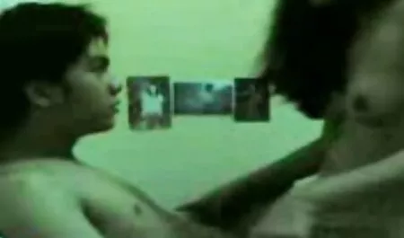 من یک ویبراتور صورتی جذاب را روی عصا قرار دادم فیلم سکسی پرده پاره کردن